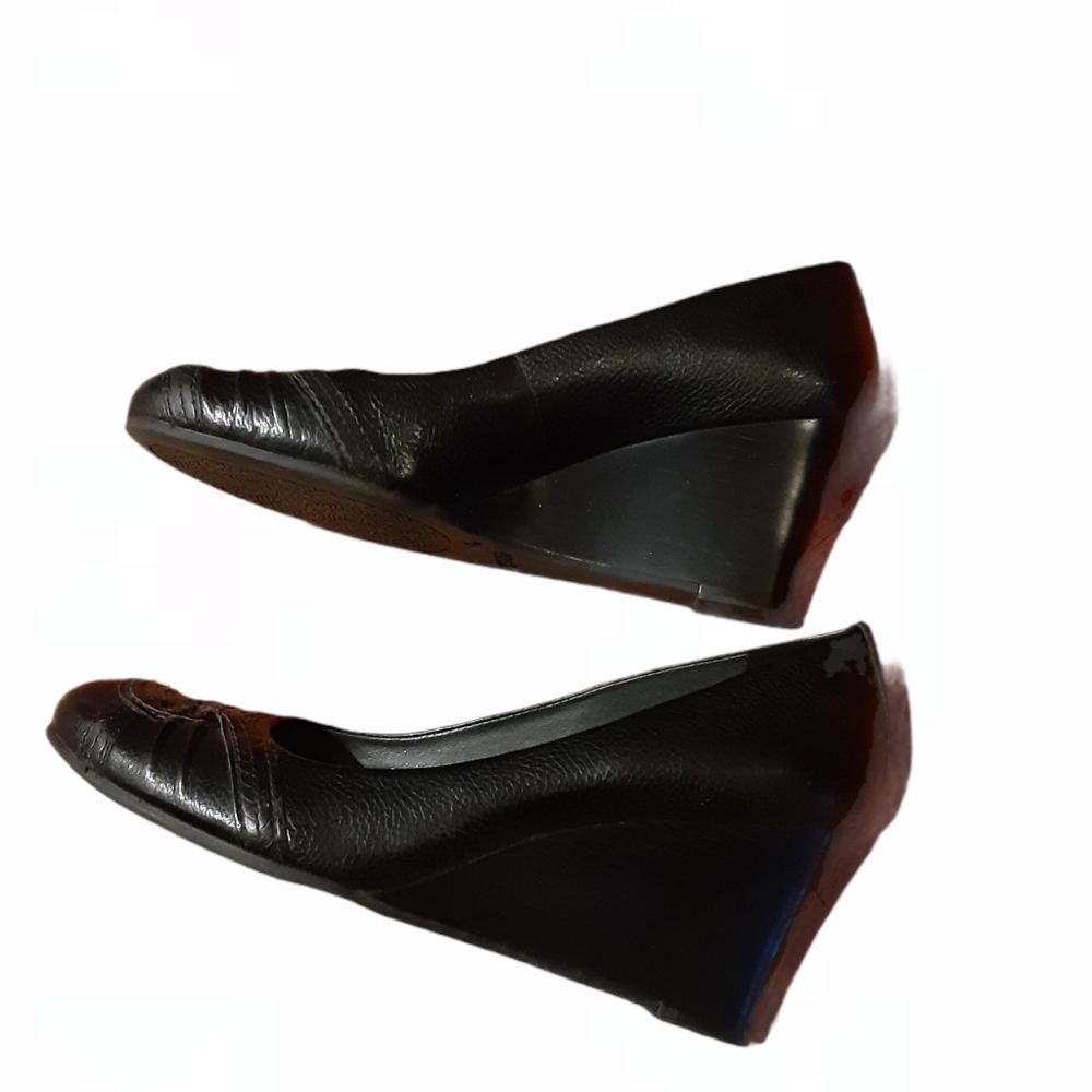 Nurture Wedges...Gorgeous and Comfy